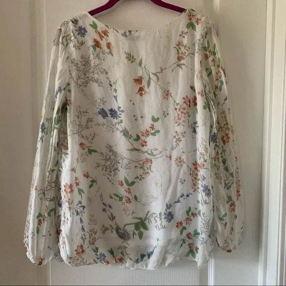 Floral silk blouse perfect for spring - Picture 2 of 6